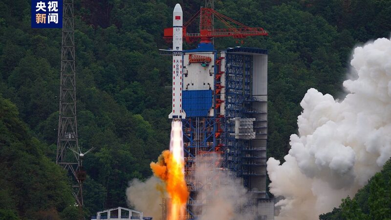 Chinas_Long_March-2D_Rocket_Launches_Yaogan-42_02_Satellite_into_Orbit - Khabar Asia China's Long March-2D Rocket Launches Yaogan-42 02 Satellite into Orbit