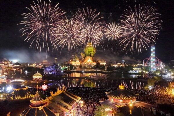 China’s May Day Holiday Sees Record-Breaking Tourism Surge China's May Day Holiday Sees Record-Breaking Tourism Surge