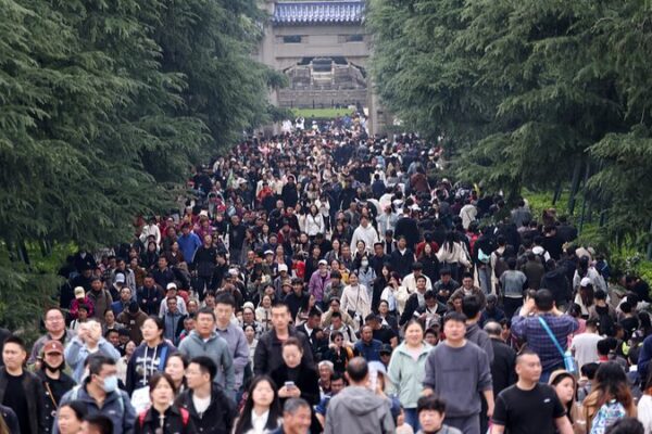 China’s Qingming Festival Sees Surge in Travel and Spending, Signaling Economic Rebound China's Qingming Festival Sees Surge in Travel and Spending, Signaling Economic Rebound