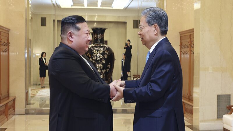 Chinas_Top_Legislator_Zhao_Leji_Meets_DPRK_Leader_Kim_Jong_Un_in_Pyongyang - Khabar Asia China's Top Legislator Zhao Leji Meets DPRK Leader Kim Jong Un in Pyongyang