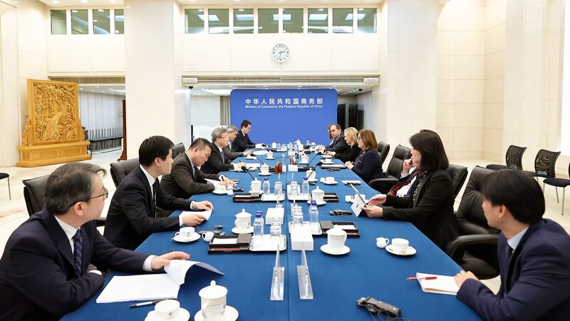 Chinas_Vice_Commerce_Minister_Meets_US_Chamber_of_Commerce_Delegation_in_Beijing - Khabar Asia China's Vice Commerce Minister Meets U.S. Chamber of Commerce Delegation in Beijing
