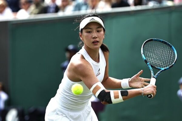 China's Wang Xinyu Advances to Wimbledon's Last 16 for First Time