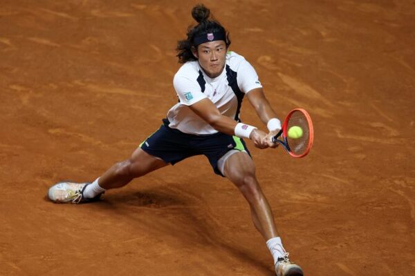China’s Zhang Zhizhen Advances to Italian Open Last 16 with Convincing Win China's Zhang Zhizhen Advances to Italian Open Last 16 with Convincing Win