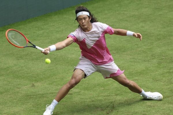 China’s Zhang Zhizhen Claims First Grass Court Win at Halle Open China's Zhang Zhizhen Claims First Grass Court Win at Halle Open