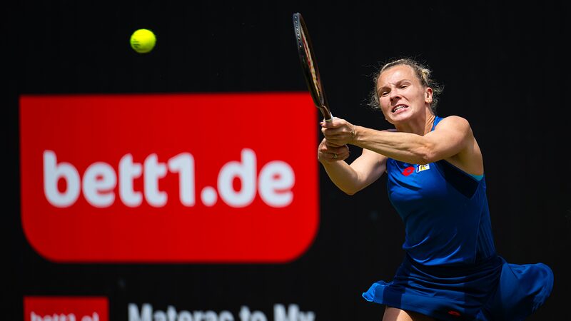 Chinas_Zheng_Qinwen_Falls_to_Katerina_Siniakova_in_Berlin_Open_Second_Round - Khabar Asia China's Zheng Qinwen Falls to Katerina Siniakova in Berlin Open Second Round