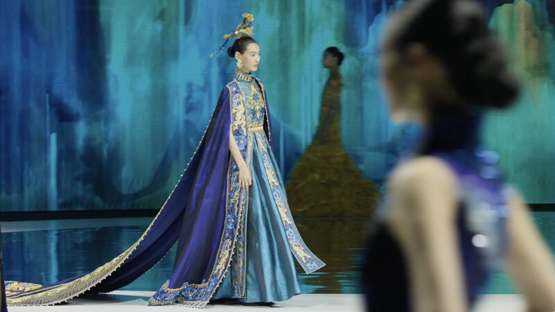 Chinese_Aesthetics_Infuse_Modern_Life_at_2025_China_Fashion_Week_poster - Khabar Asia Chinese_Aesthetics_Infuse_Modern_Life_at_2025_China_Fashion_Week video poster