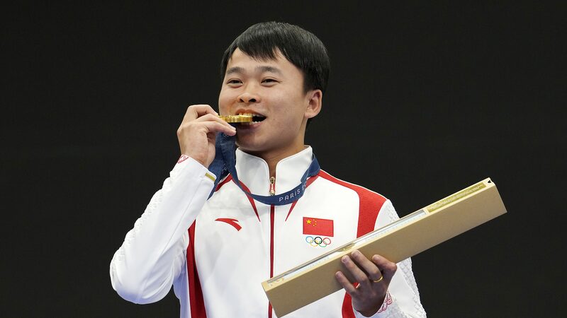 Chinese_Athletes_Shine_on_Day_2_of_Paris_2024_Olympics - Khabar Asia Chinese_Athletes_Shine_on_Day_2_of_Paris_2024_Olympics