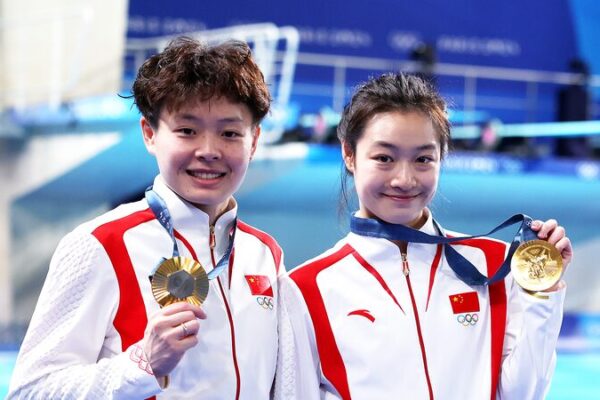Chinese Divers Chen and Chang Clinch Gold in Women’s Synchronized 3m Springboard at Paris 2024 Chinese_Divers_Chen_and_Chang_Clinch_Gold_in_Women_s_Synchronized_3m_Springboard_at_Paris_2024