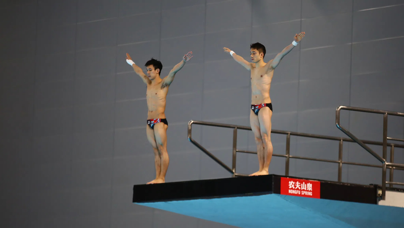 Chinese_Diving_Duo_Yang_Hao_and_Lian_Junjie_Aim_for_Gold_at_Paris_Olympics - Khabar Asia Chinese Diving Duo Yang Hao and Lian Junjie Aim for Gold at Paris Olympics