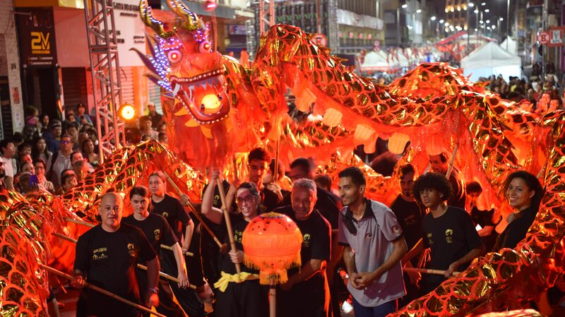 Chinese_Dragon_and_Lion_Dances_Bring_Festival_Joy_to_Brazil - Khabar Asia Chinese_Dragon_and_Lion_Dances_Bring_Festival_Joy_to_Brazil