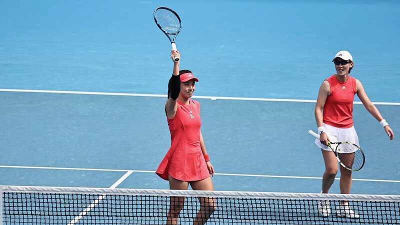 Chinese_Duo_Zheng_Saisai_and_Wang_Xinyu_Upset_11th_Seeds_to_Reach_Australian_Open_Doubles_Round_of_16 - Khabar Asia Chinese_Duo_Zheng_Saisai_and_Wang_Xinyu_Upset_11th_Seeds_to_Reach_Australian_Open_Doubles_Round_of_16