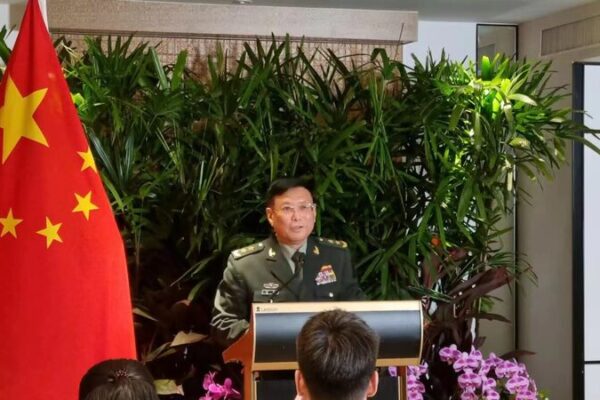 Chinese Expert Questions Philippine President's Stance on South China Sea