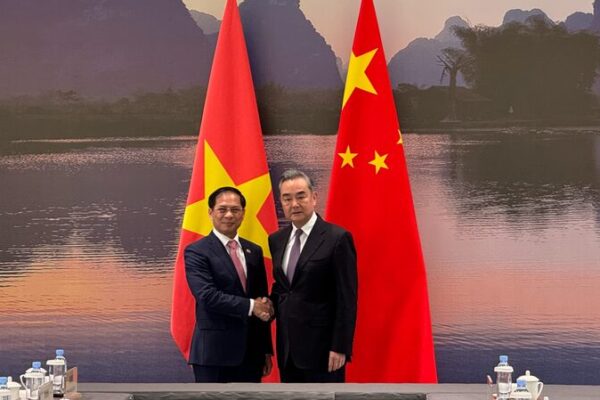 Chinese Foreign Minister Wang Yi Meets Vietnamese Counterpart in Guangxi Chinese Foreign Minister Wang Yi Meets Vietnamese Counterpart in Guangxi
