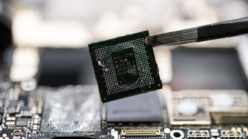 Chinese_Industry_Bodies_Urge_Caution_in_Purchasing_US_Semiconductors