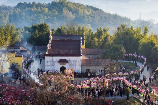 Chinese New Year Travel Soars as Extended Holiday Begins Chinese_New_Year_Travel_Soars_as_Extended_Holiday_Begins