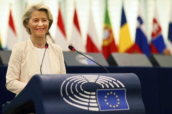 Chinese Premier Li Qiang Congratulates von der Leyen on EU Commission Reelection Chinese_Premier_Li_Qiang_Congratulates_von_der_Leyen_on_EU_Commission_Reelection