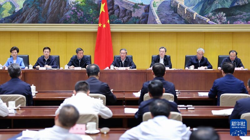 Chinese Premier Li Qiang Emphasizes Strategic Use of Ultra-long Special Treasury Bonds