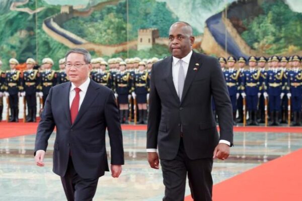 Chinese Premier Li Qiang Holds Talks with Dominican Prime Minister Skerrit in Beijing