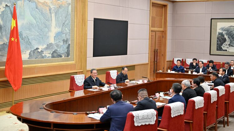 Chinese_Premier_Li_Qiang_Urges_Swift_Implementation_of_Economic_Policies_to_Stabilize_Growth
