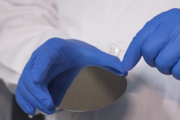 Chinese Scientists Develop Artificial Sapphire Wafers to Enhance Chip Efficiency Chinese_Scientists_Develop_Artificial_Sapphire_Wafers_to_Enhance_Chip_Efficiency