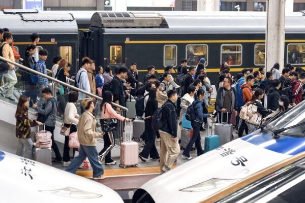 Chinese Tourists Spark Global Travel Surge During May Day Holiday Chinese Tourists Spark Global Travel Surge During May Day Holiday