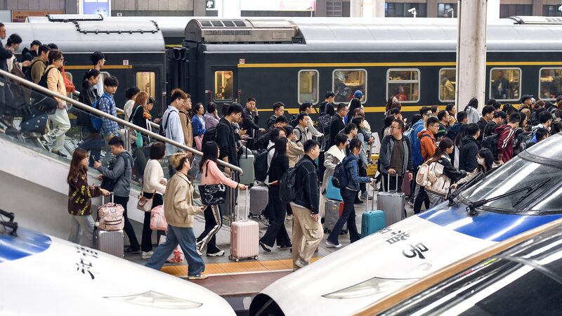 Chinese_Tourists_Spark_Global_Travel_Surge_During_May_Day_Holiday - Khabar Asia Chinese Tourists Spark Global Travel Surge During May Day Holiday