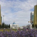 Chinese and Kazakh Presidents Hold Small-Group Talks in Astana