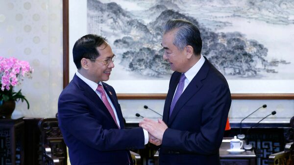 Chinese and Vietnamese Foreign Ministers Strengthen Ties in Beijing Meeting