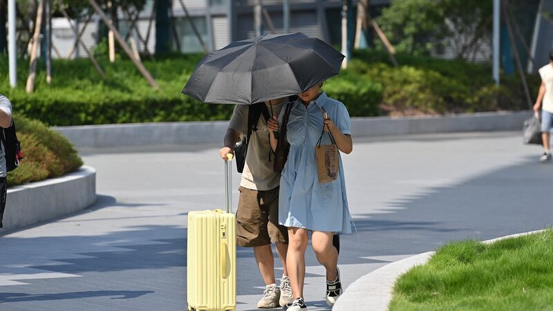 Chongqing_Issues_Red_Alert_as_Temperatures_Soar_Above_40_C