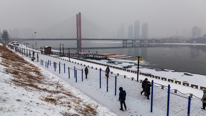 Cold_Wave_Sweeps_Central_and_Eastern_China_Disrupting_Spring_Festival_Travel - Khabar Asia Cold Wave Sweeps Central and Eastern China, Disrupting Spring Festival Travel