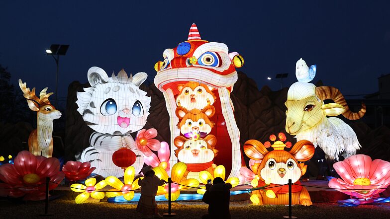 Colorful_Lantern_Exhibition_in_Yinchuan_Celebrates_Traditional_Chinese_Culture - Khabar Asia Colorful Lantern Exhibition in Yinchuan Celebrates Traditional Chinese Culture