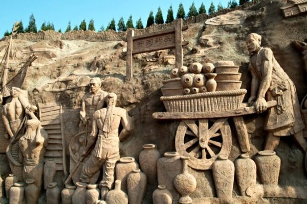Colossal Mountain Mural Depicts North China’s Cizhou Kiln Heritage Colossal Mountain Mural Depicts North China's Cizhou Kiln Heritage