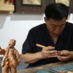 Crafting_Tradition__Shaanxi_s_Jujube_Wood_Carver_Bridges_Past_and_Present