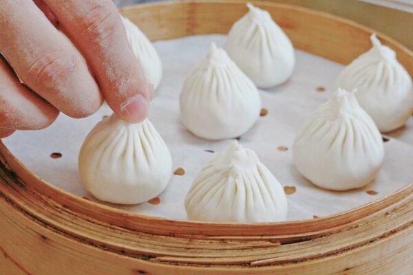Crafting Wuxi’s Beloved Xiaolongbao: A Culinary Journey into China’s Delicacy Crafting_Wuxi_s_Beloved_Xiaolongbao__A_Culinary_Journey_into_China_s_Delicacy