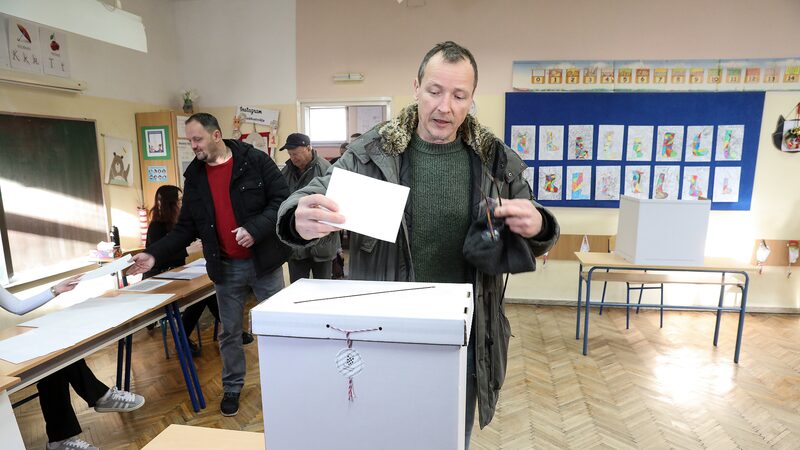 Croatia_s_Presidential_Election_Set_for_Runoff_as_Milanovic_Leads