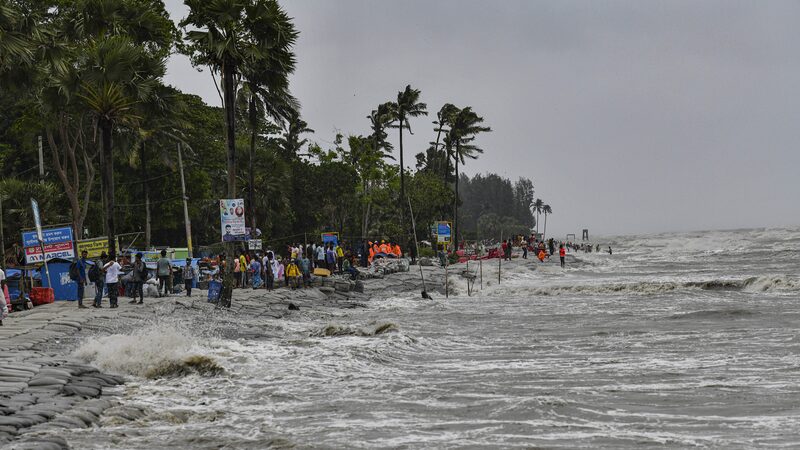 Cyclone Remal Strikes Bangladesh, Forcing Nearly One Million to Seek Shelter