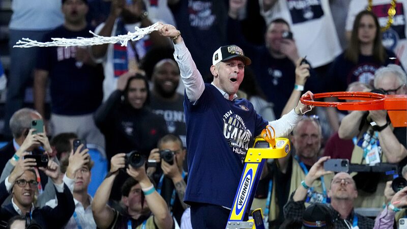 Dan_Hurley_Turns_Down_Lakers_to_Stay_with_UConn_Pursuing_Third_Straight_NCAA_Title - Khabar Asia Dan Hurley Turns Down Lakers to Stay with UConn, Pursuing Third Straight NCAA Title