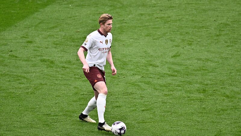 De Bruyne Brace Propels Man City Past Palace; Arsenal Back on Top