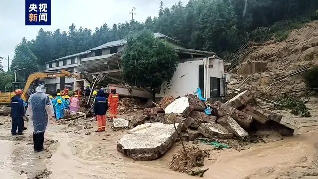 Deadly_Landslide_Strikes_China_s_Hunan_Province__Claiming_15_Lives - Khabar Asia Deadly_Landslide_Strikes_China_s_Hunan_Province__Claiming_15_Lives