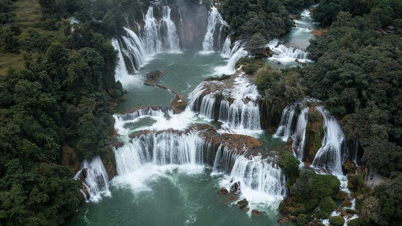 Detian_Ban_Gioc_Waterfall__Asia_s_Largest_Transnational_Natural_Wonder
