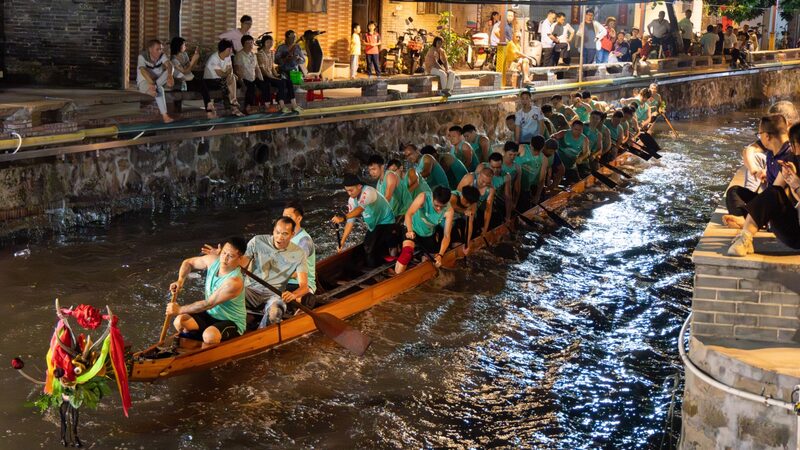 Diejiao_Villages_Thrilling_Dragon_Boat_Race_Navigates_Guangdongs_Water_Alleys - Khabar Asia Diejiao Village's Thrilling Dragon Boat Race Navigates Guangdong's Water Alleys