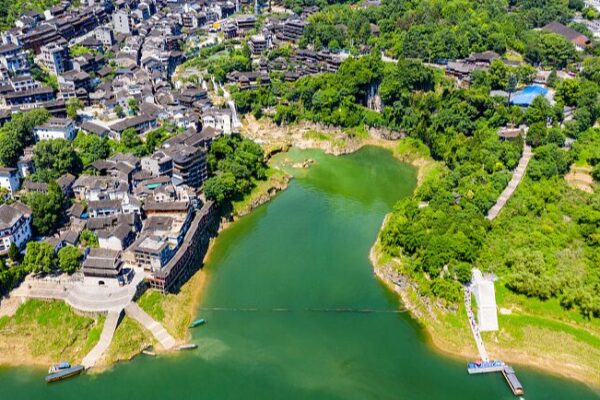 Discover Furong Ancient Town: Hunan’s Hidden Waterfall Wonderland Discover_Furong_Ancient_Town__Hunan_s_Hidden_Waterfall_Wonderland
