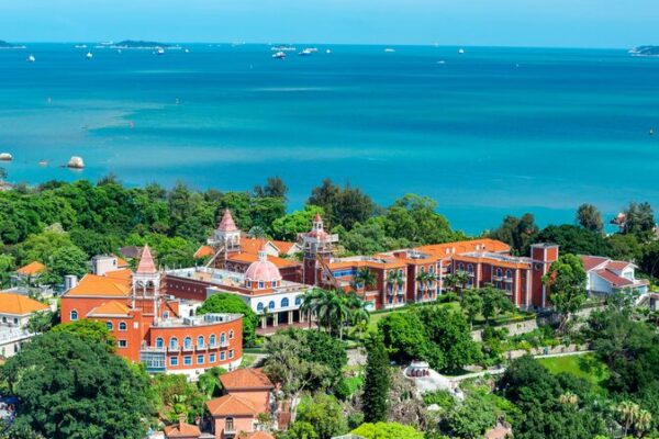 Discover Gulangyu: China's Car-Free Island and UNESCO Heritage Gem video poster