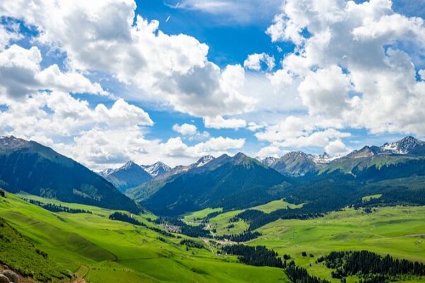 Discover Qiongkushitai Village: Xinjiang's Hidden Nomadic Paradise video poster