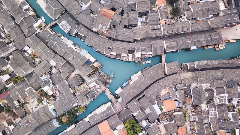 Discover_Zhujiajiao_Shanghais_Vibrant_Ancient_Water_Town - Khabar Asia Discover Zhujiajiao: Shanghai's Vibrant Ancient Water Town