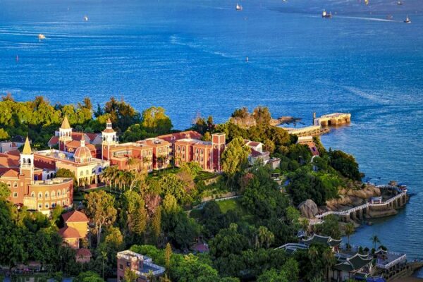 Discover the Enchanting Gulangyu Island: A UNESCO World Heritage Treasure video poster