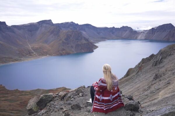 Discover_the_Majestic_Beauty_of_Tianchi_Lake_atop_Changbai_Mountain video poster