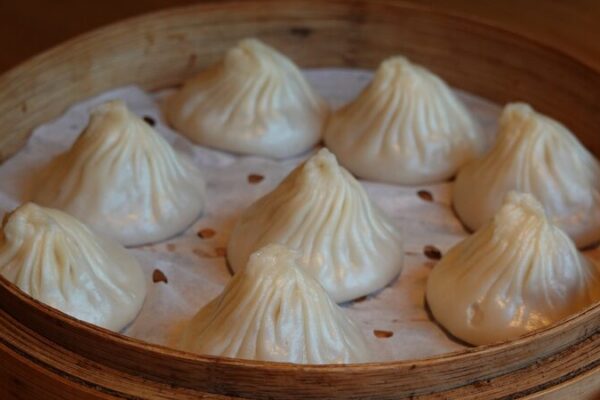 Discover the Sweet and Savory Delight of Wuxi-Style Xiaolongbao Discover_the_Sweet_and_Savory_Delight_of_Wuxi_Style_Xiaolongbao video poster