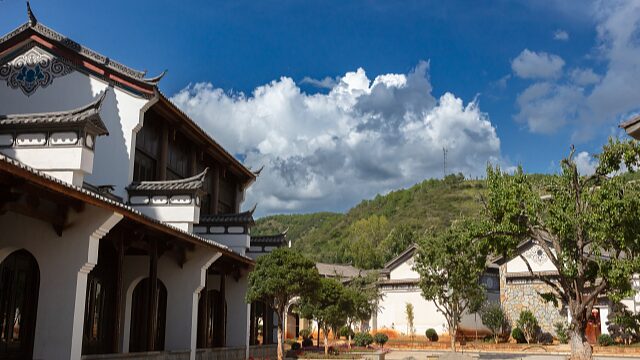 Discover_the_Timeless_Art_of_Jianchuan_Wood_Carving_in_Yunnan_s_Cultural_Haven video poster