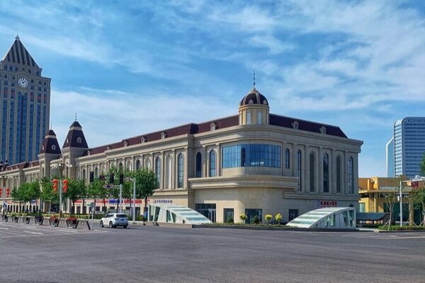 Discover the Winter Beauty of Khorgos in Xinjiang's Tianshan Mountains video poster